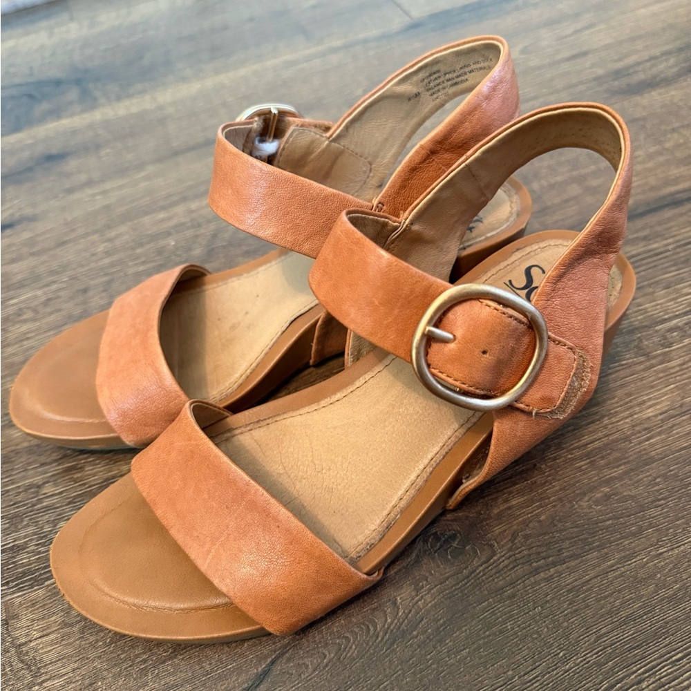 Women's Tan Sandals